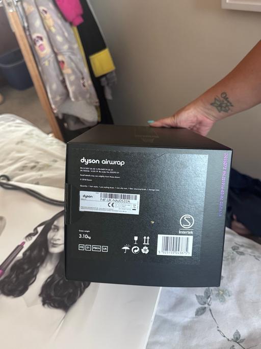  — Dyson air wrap
