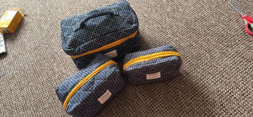  — Set bag makeup