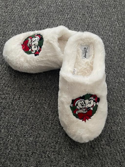  — BN Disney slippers size 5-6