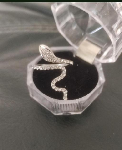  — New beautiful adjustable ring