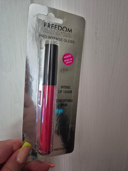  — new Freedom Pro Intense Gloss