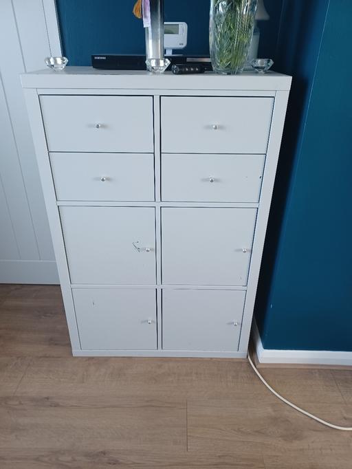  — light grey cupboard