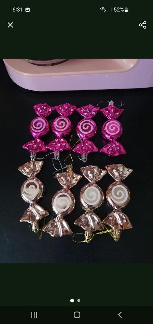  — Christmas decorations x 8 NEW