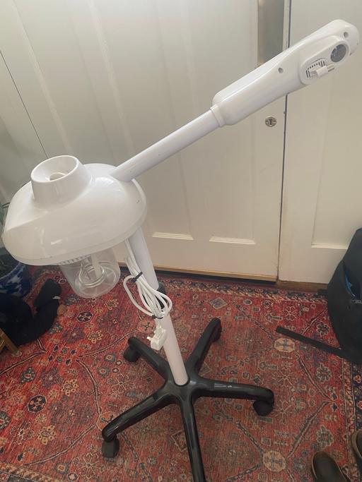  — Stand Face steamer with ozone