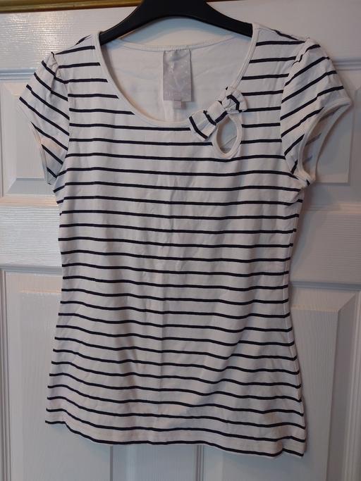 — Women's black/white stripey top size 12