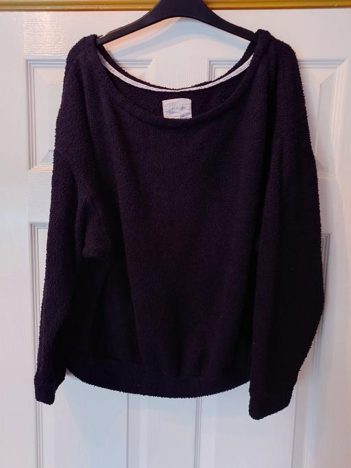  — Women's Hinch lounge top size 16-18
