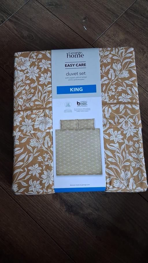  — Duvet Set with 2 x Pillow cases (King size)