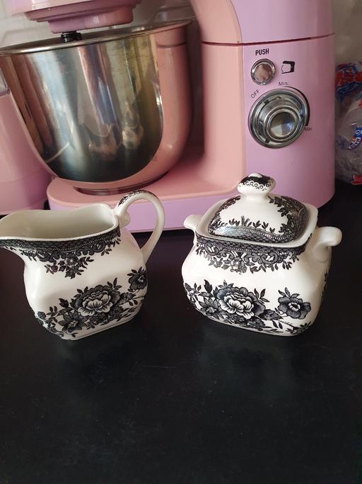  — vintage milk jug & sugar bowl set