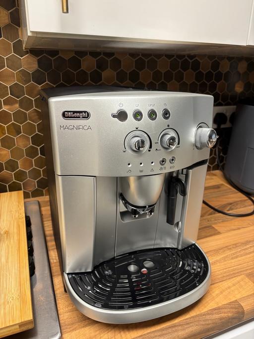  — De’longhi Magnífica coffee machine