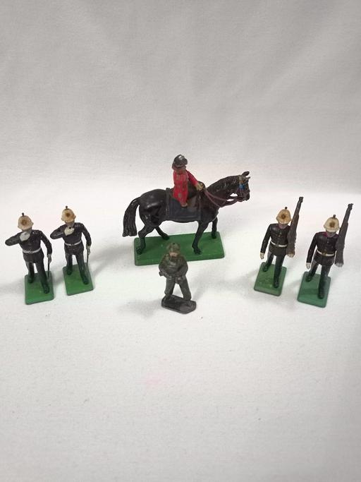  — VINTAGE MIXED BRITAINS X6.