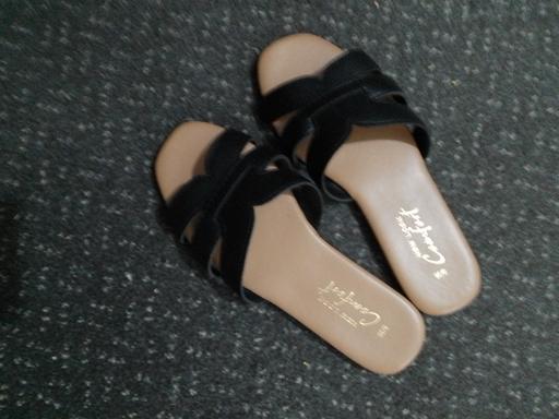  — women flats size 3
