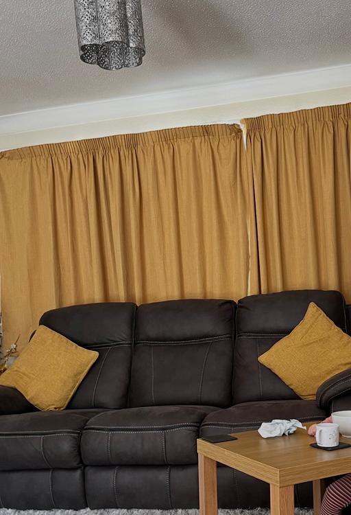  — Yellow curtains