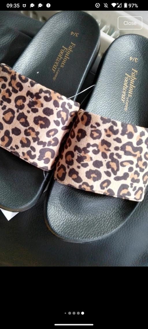  — women sliders size 3/4