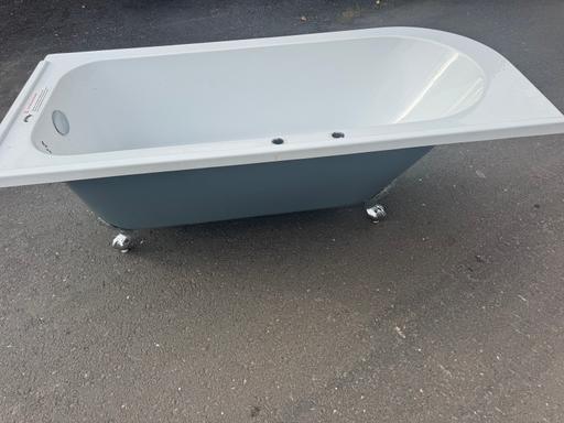  — Roll top bath and taps