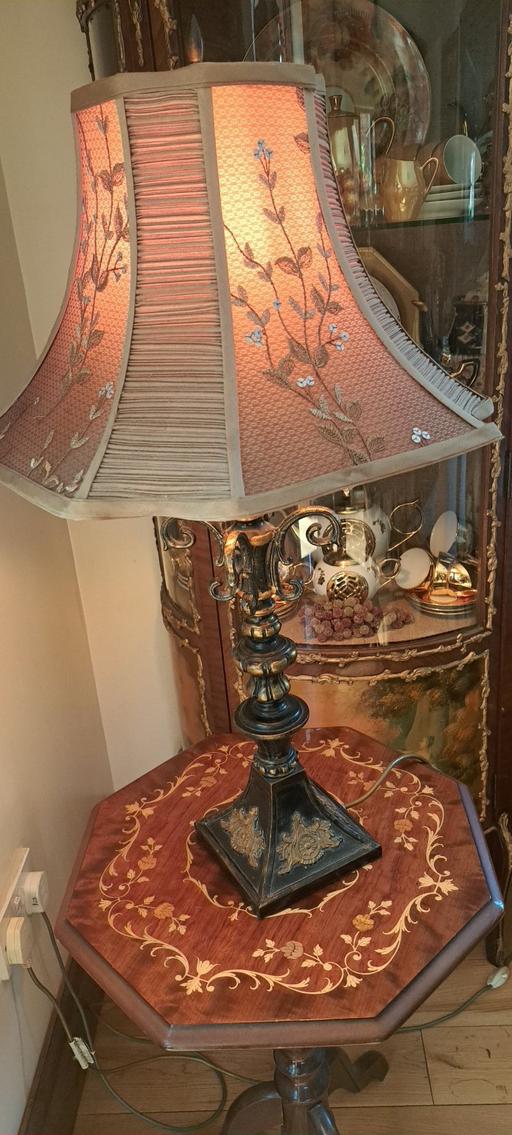  — Vintage table lamp.