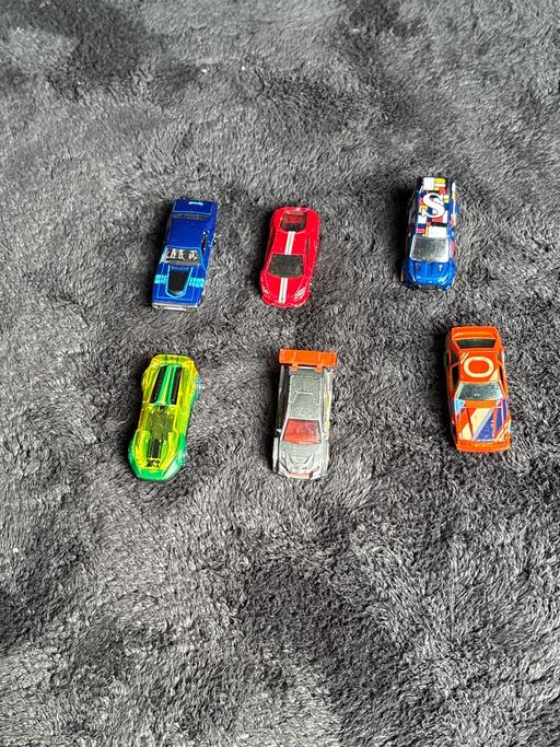  — Six hot wheels cars