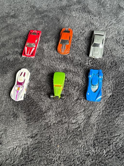  — Six hot wheels cars
