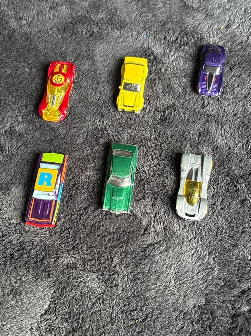  — Six hot wheels cars