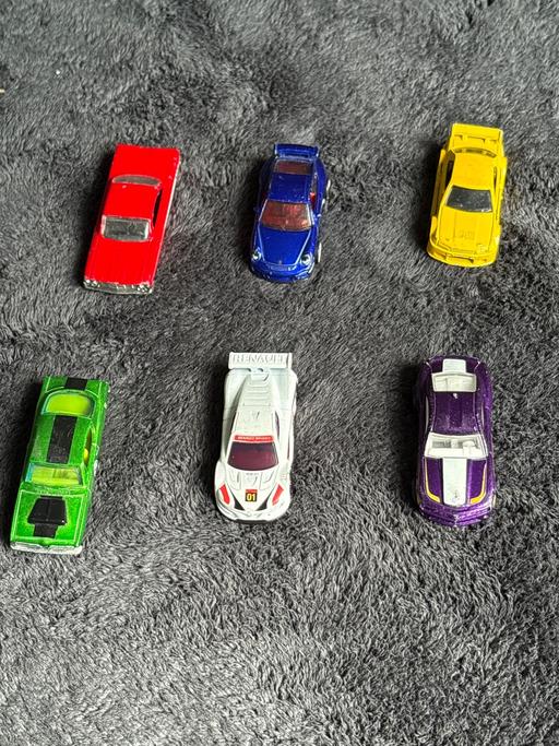  — Six hot wheels cars