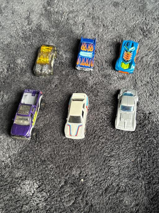  — Six hot wheels cars