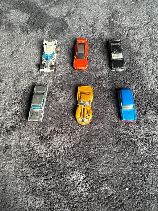  — Six hot wheels cars