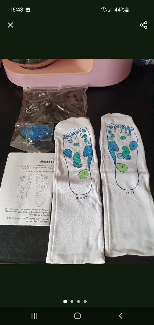  — Avon foot massage gift set NEW