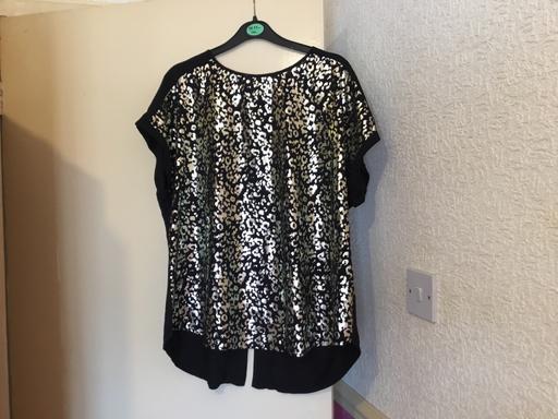  — Ladies Summer Top Size M from Wallis