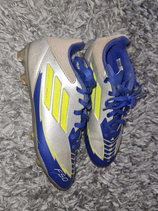  — boys uk size 2 football boots