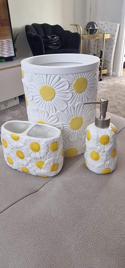  — Next Daisy Bathroom set