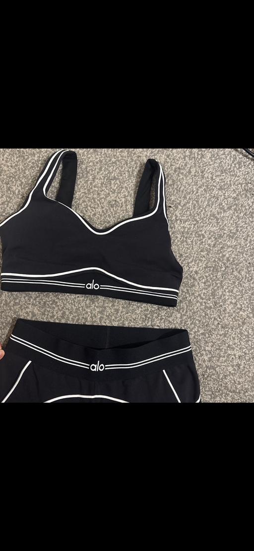  — black and white alo yoga set