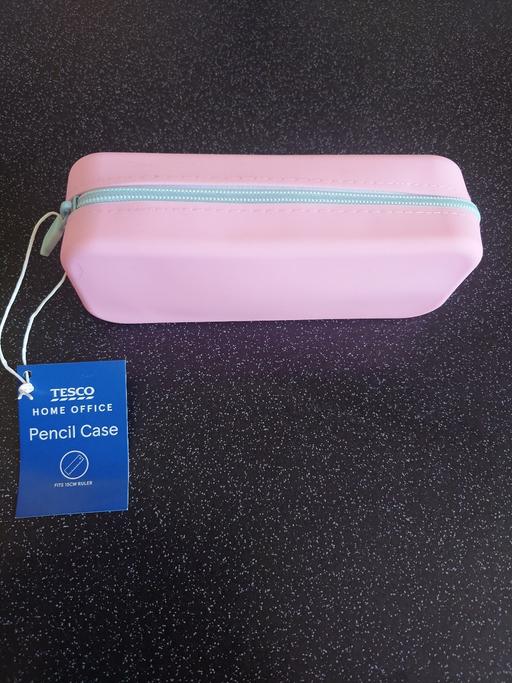  — Pink silicone pencil case