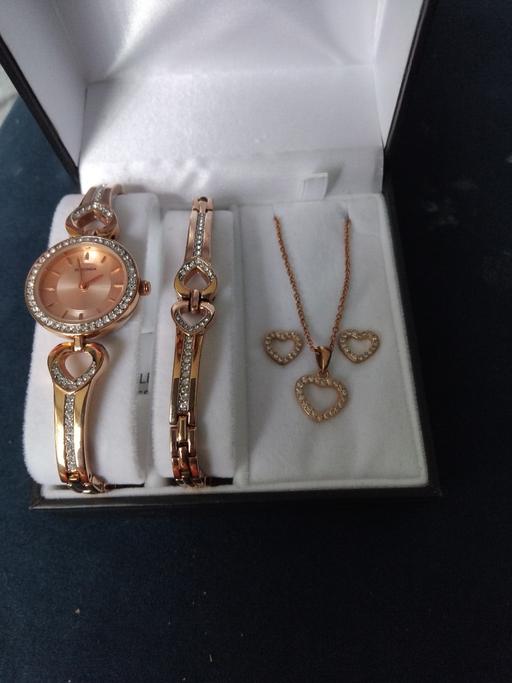  — Sekonda watch bracelet chain and earring set