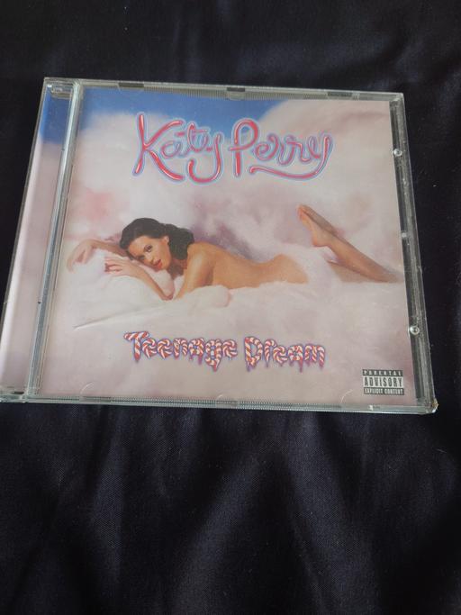  — Katy Perry - teenage dream CD