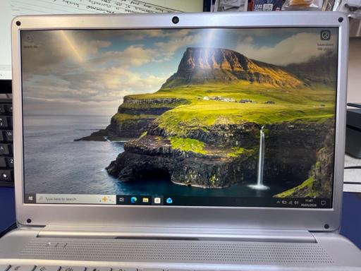  — Coda 14 inch windows 10 laptop £80
