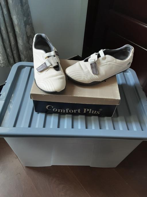  — Ladies Clarks Shoes