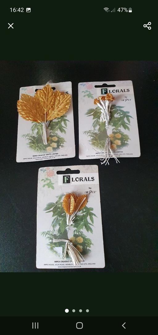  — gold craft flowers/leaves x 3 cards NEW