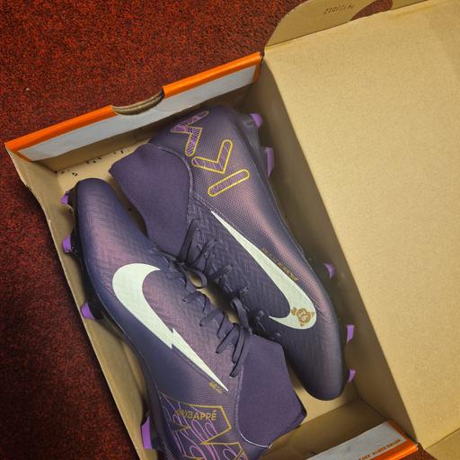  — Mens Kylian Mbappe football boots