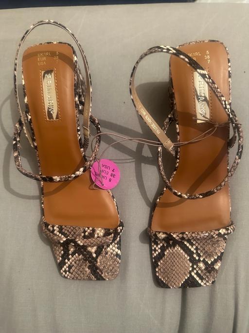  — Sandals