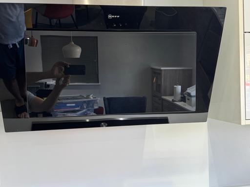  — NEFF 90CMS BLACK ANGLED EXTRACTOR HOOD C/W ST