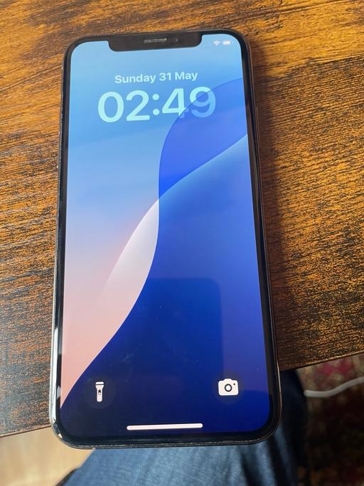  — iPhone XS 64gb nice condition