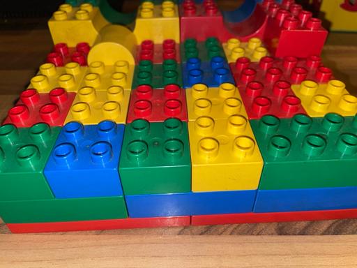  — Duplo