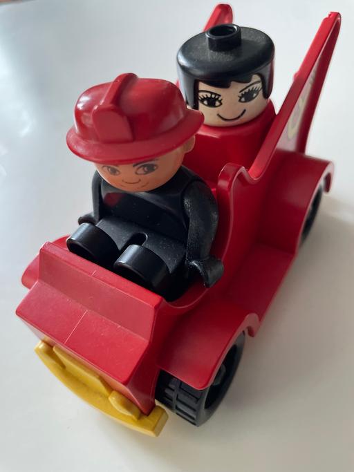  — Duplo fire engine