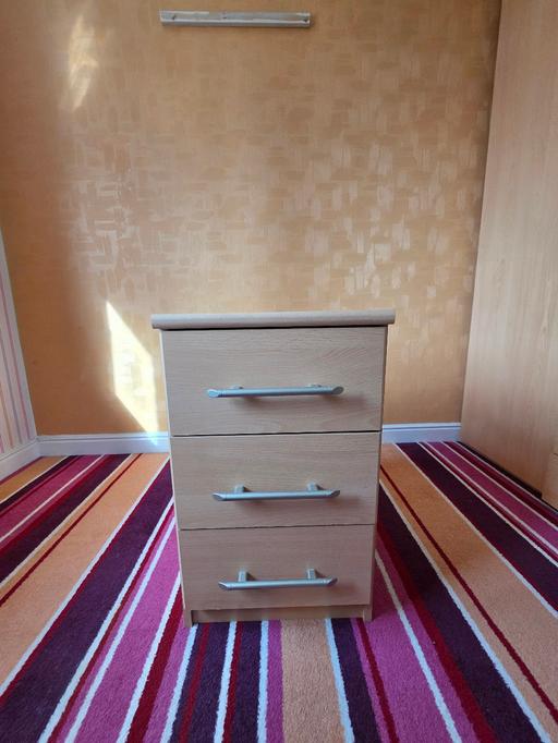  — Wooden chest of drawers