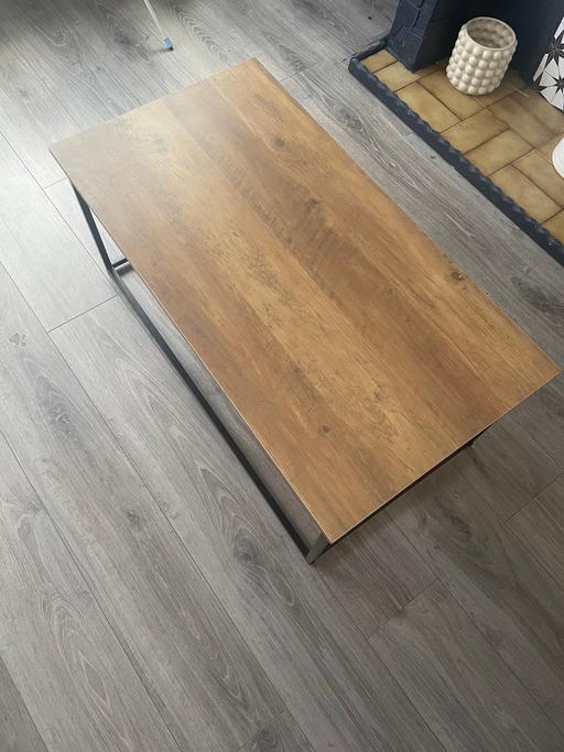  — Wood effect coffee table