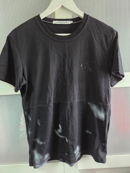  — Size S CALVIN KLEIN tshirt