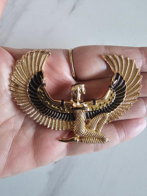  — Egyptian style brooch