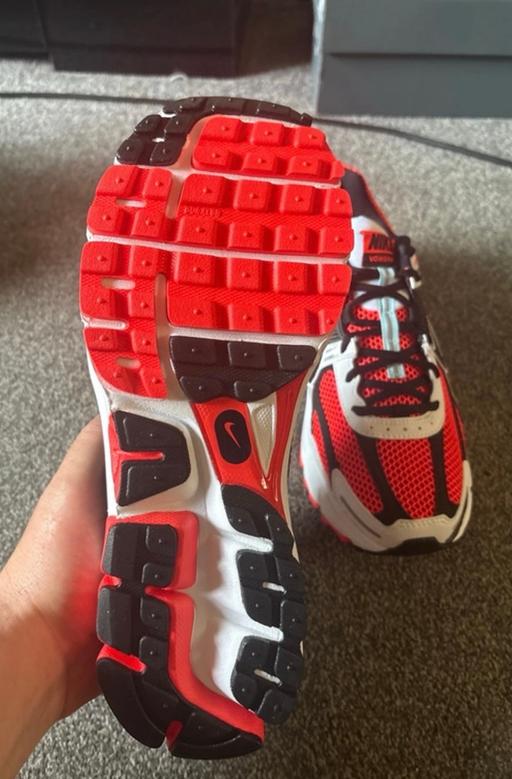  — Nike zoom vomero 5 size 9.5