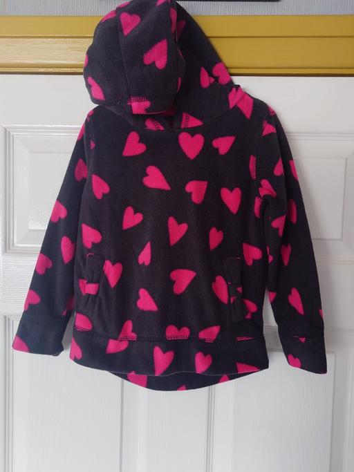  — Girls hearts fleece hoody size 3-4 years