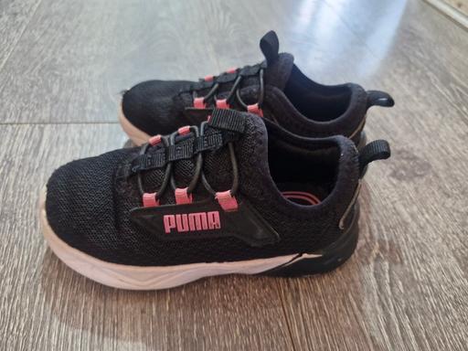  — Infant Girls puma trainers  size 7
