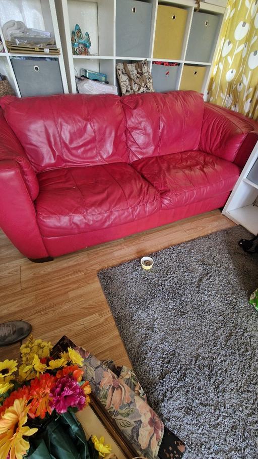  — red sofa set